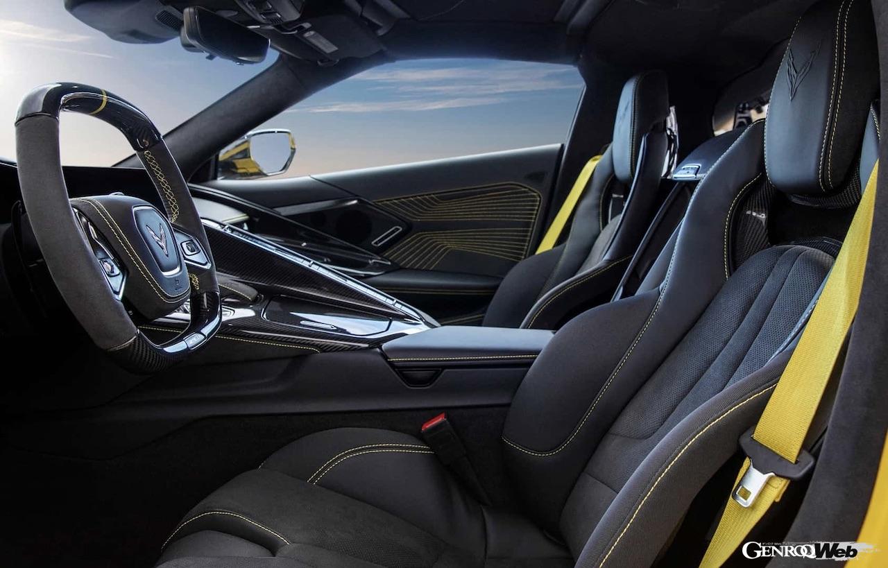 新型「シボレー コルベット ZR1」のコクピット。