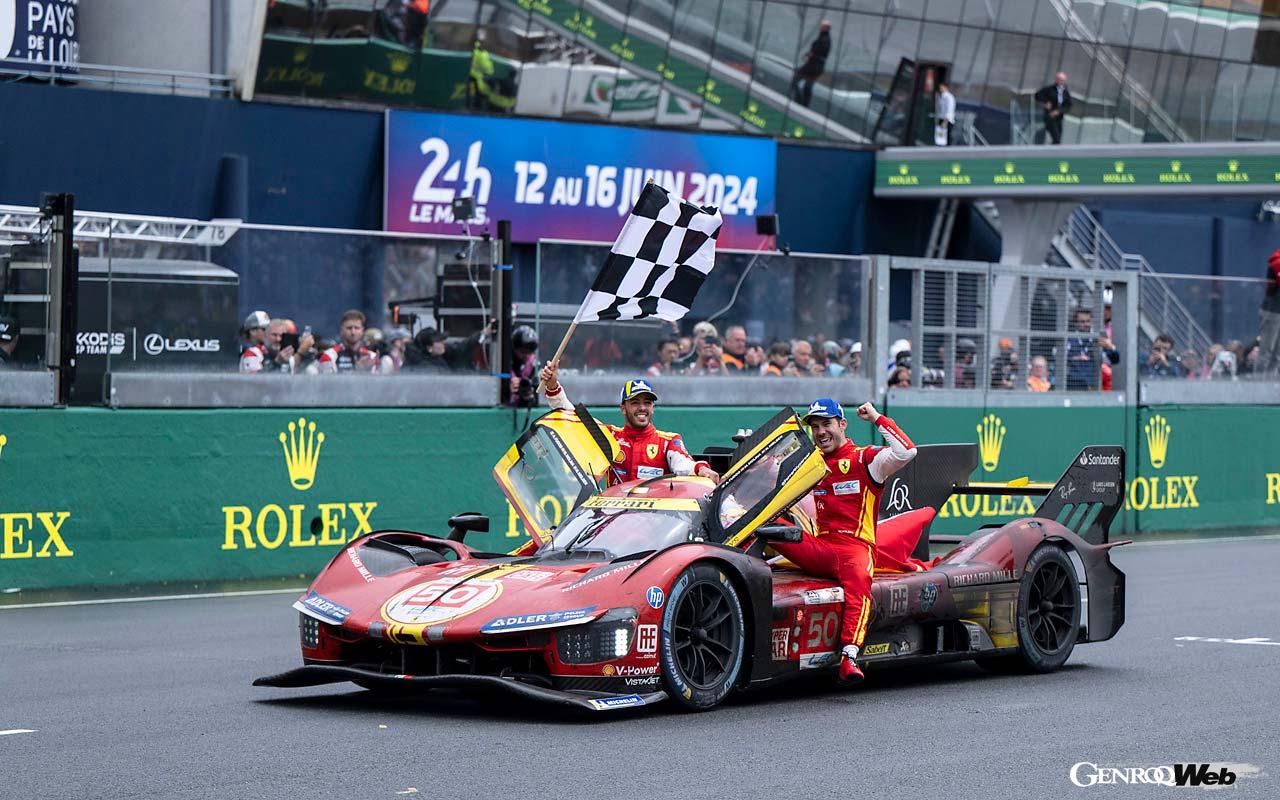 ウイニングランでメインストレートを駆け抜ける50号車フェラーリ499P。来年この激戦を制するのは果たしてどのマシンだろうか。