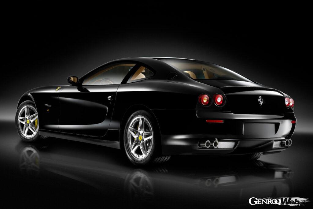 612スカリエッティのデザインは、ご存知ピニンファリーナの奥山清行とフランク・ステファンソンで、のちのマクラーレン12Cコンビである。