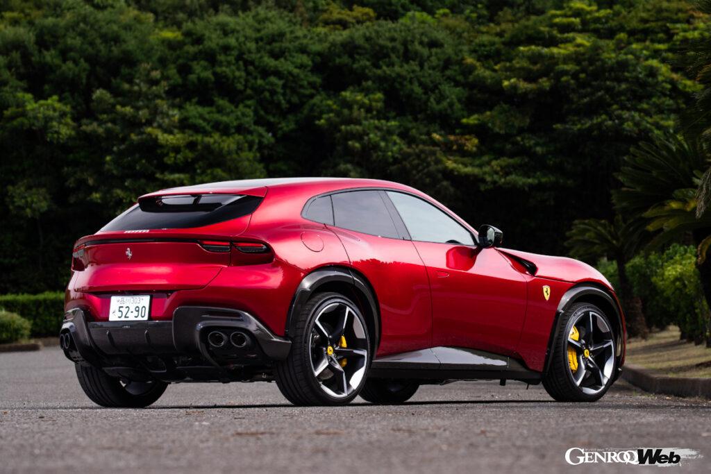 リヤテールランプはSF90に雰囲気が似ている。