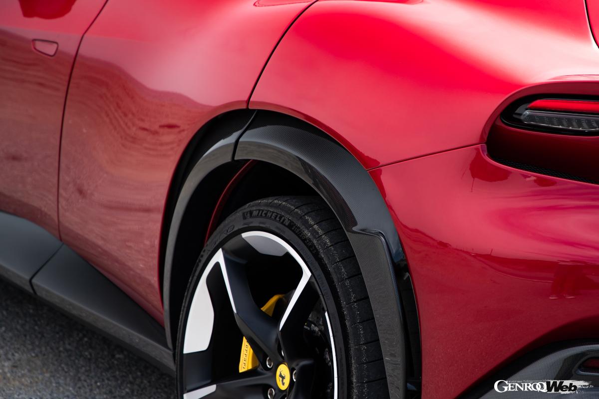 フェンダー部もカーボン製（オプション）となっていた。