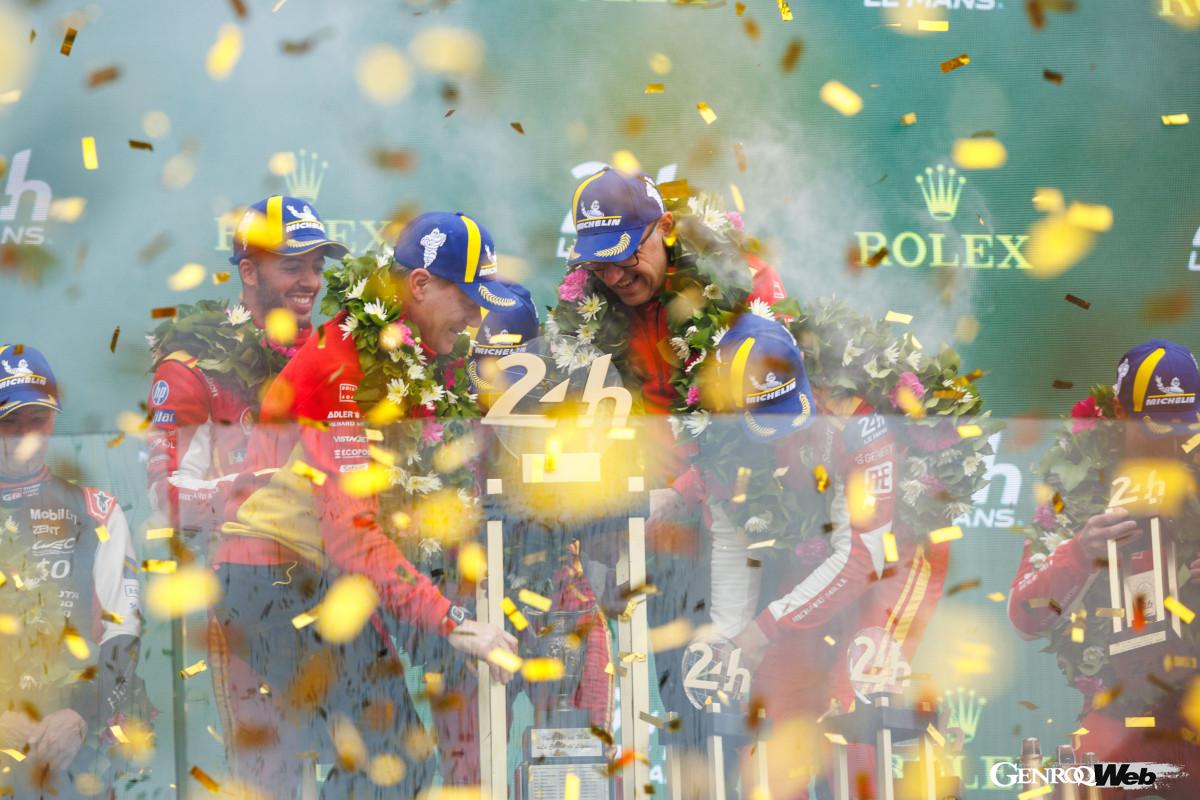 50号車のニクラス・ニールセン、アントニオ・フオコ、ミゲル・モリーナが勝ち取った表彰台の頂点。