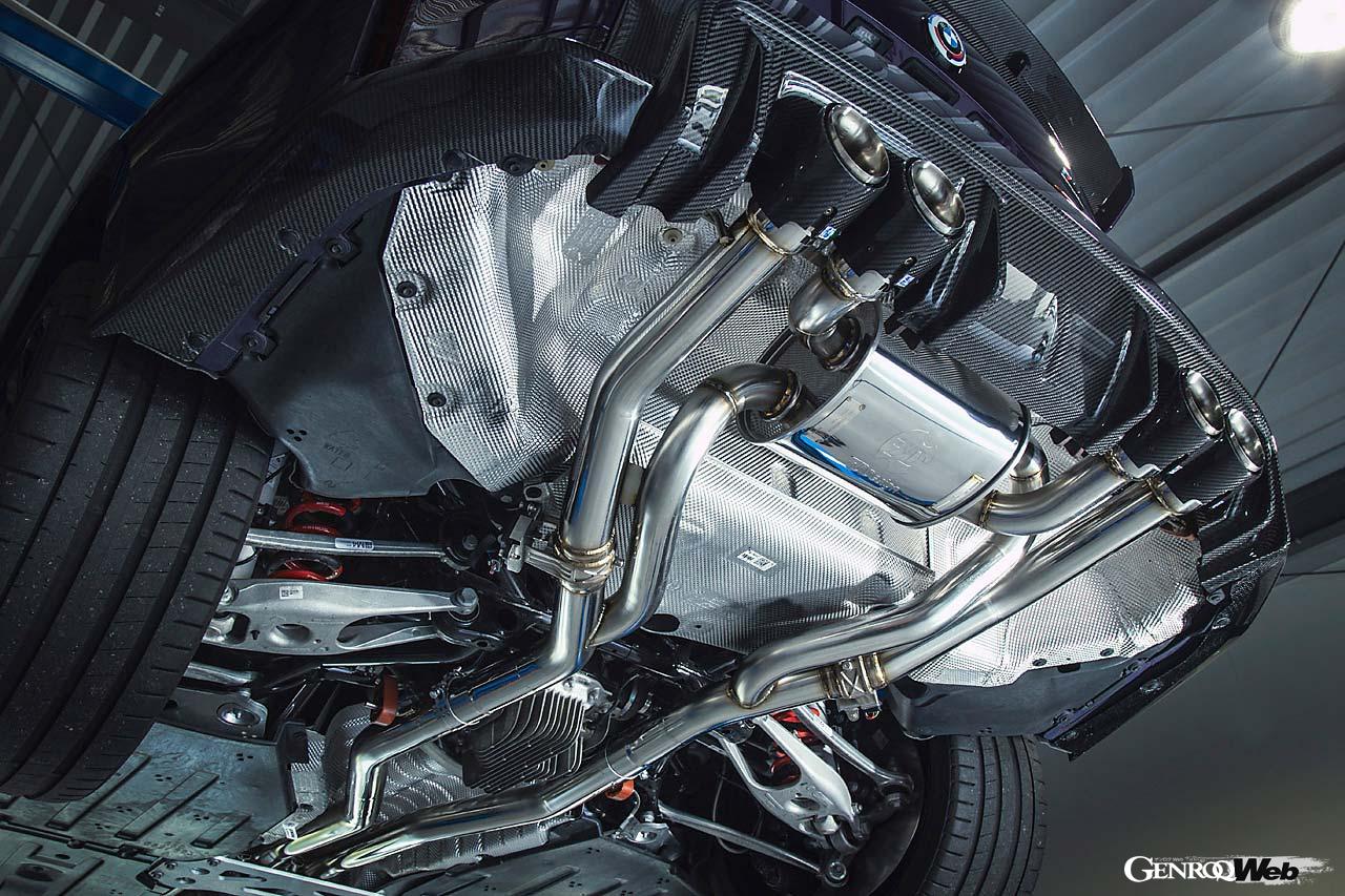 トラスト社とコラボで生まれたエキゾーストシステムはテールパイプ径105φの4本出し。M4のほかM3/M2（G系）に対応。競技用および輸出用としてセンターパイプもある。