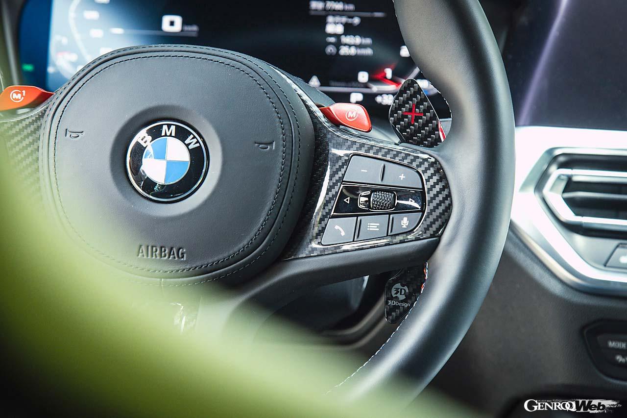 変速操作がしやすいパドルシフターや、高級感のあるペダルセット＆フットレストなどは3Dデザインの人気アイテム。見た目のみならず確実な運転操作に役立つ機能部品である。