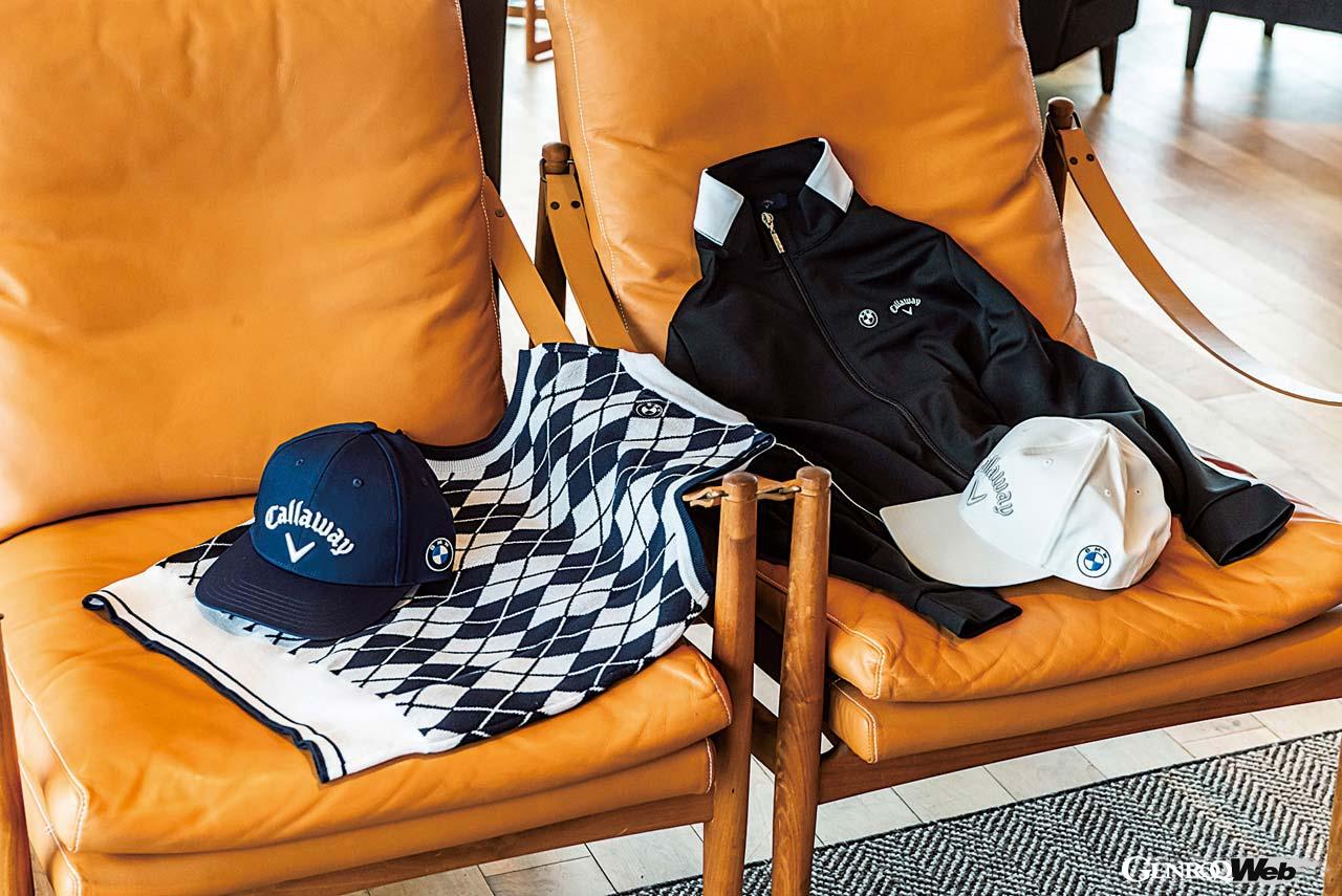 ニット・ベスト（レディース）は、軽さと耐久性にこだわったポリエステル素材を採用。1万5070円。ジャケット（レディース）は、断熱性と保温性に優れたダンボール素材。ストレッチするので動きやすく、バックには大きなCallawayロゴをあしらった。1万6170円。コーディネートしやすいシンプルなキャップ（レディース）はホワイトとネイビーの2色展開。4158円。