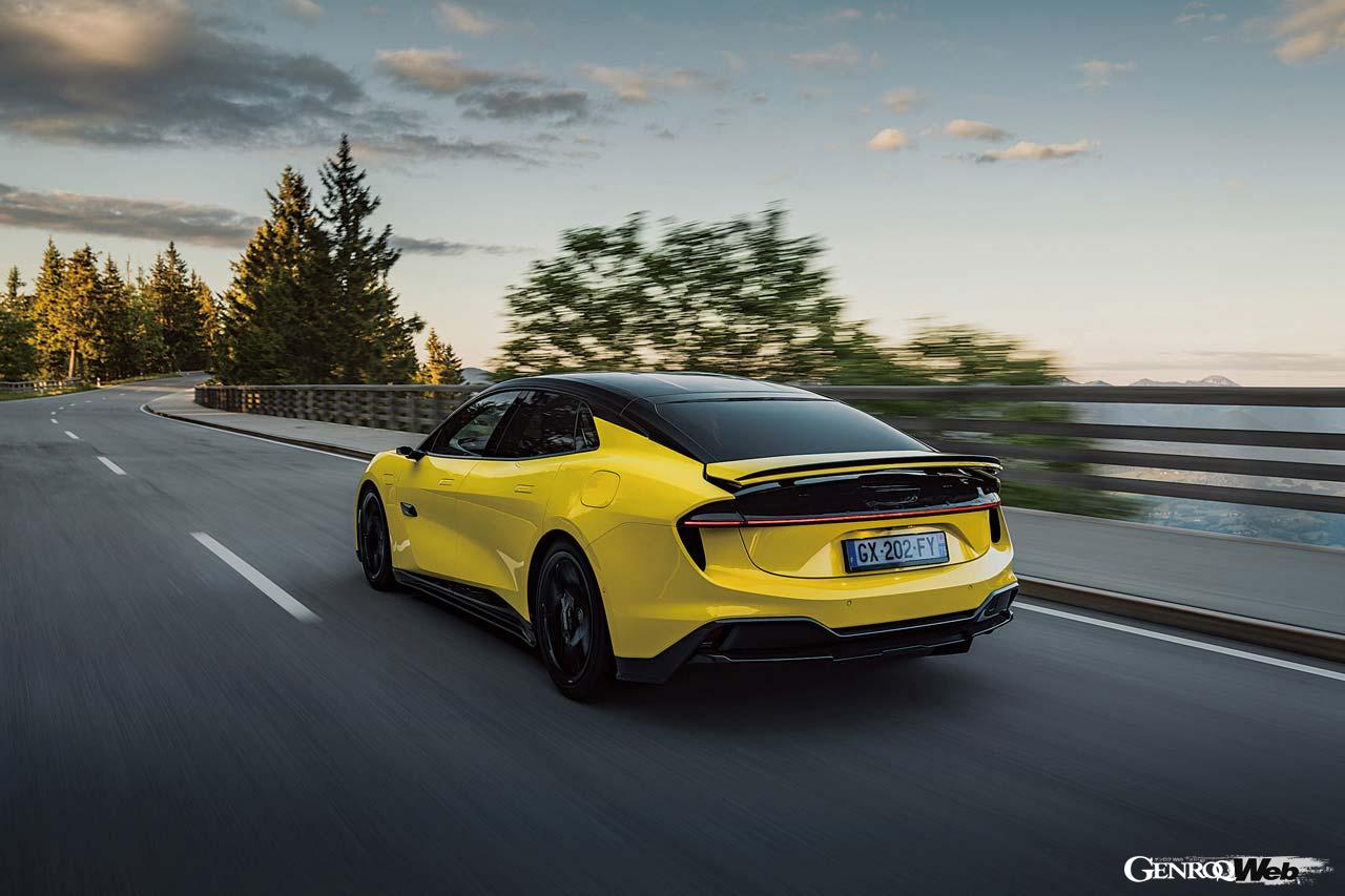 運転支援関連のデバイスは、ライダーを4基、レーダーを18基、カメラを計12基装備。各国政府の対応さえ決まればOTAアップデートによりレベル4の自動運転を実装することも可能だ。