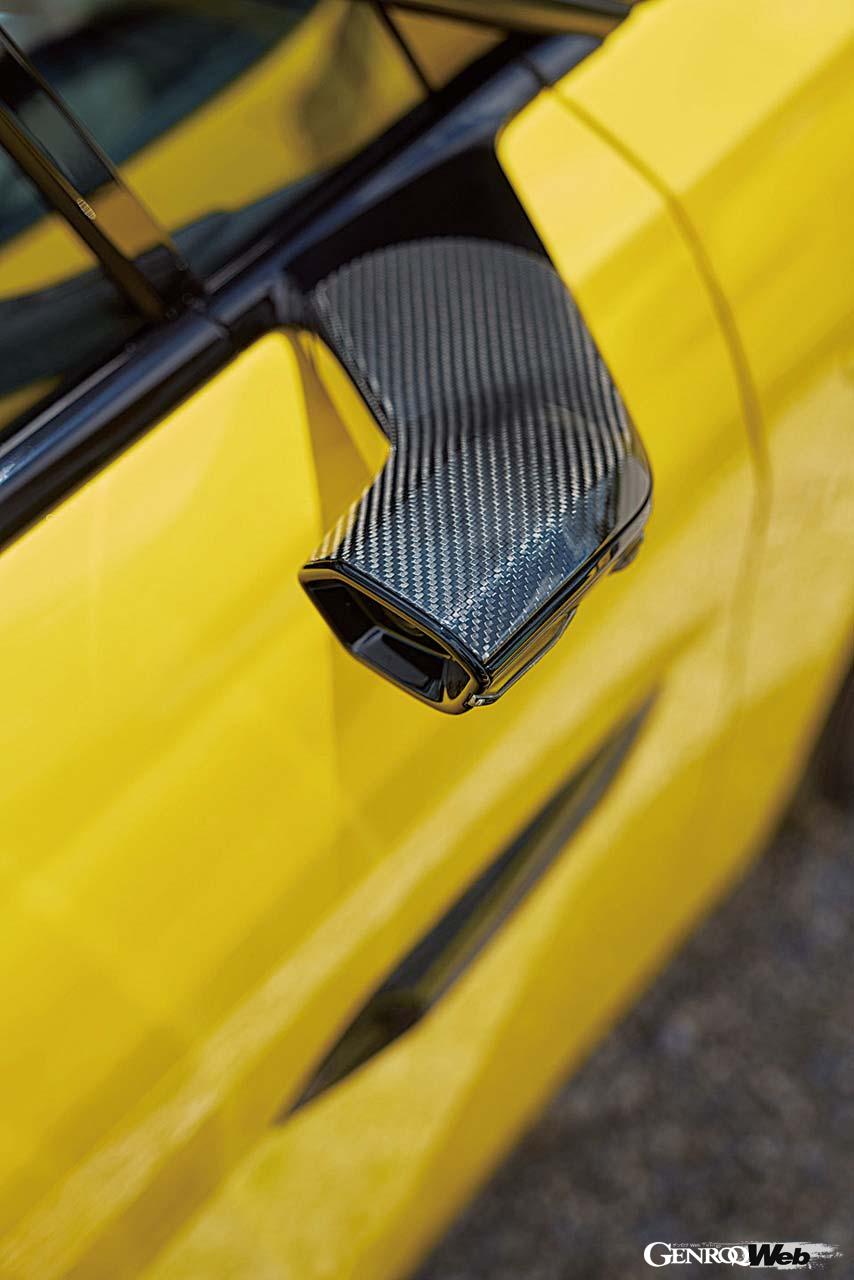 空気抵抗と左右前方の死角を減らすサイドカメラは全グレードにオプション設定。価格はイギリス本国で1999ポンド（約40万円）となる。