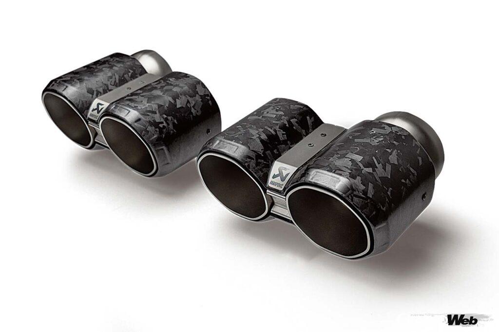 大理石の芸術作品のような模様が美しいチョップドカーボンがデビューした。本稿で取り上げたG87型M2にはリヤウイングのほか、リヤディフューザー、テールパイプ(八角形 or 円形)が存在する。テールパイプはスリップオンラインの装着が前提となる。