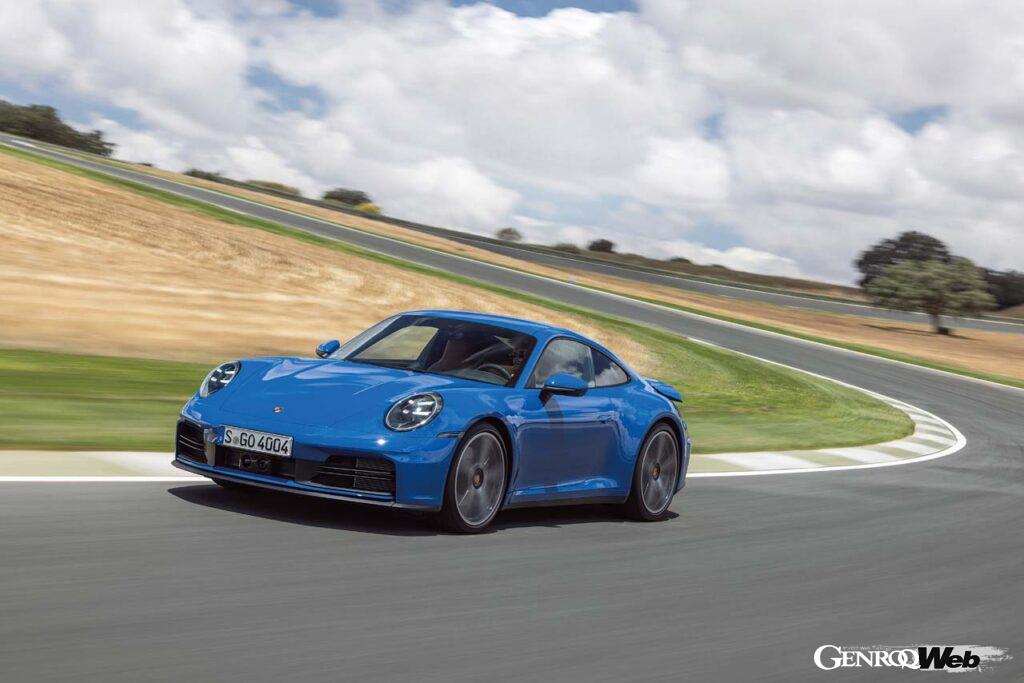 カレラは従来通り3.0リッターの水平対向6気筒ツインターボを搭載。パワーは9PSアップの304PSとなっている。