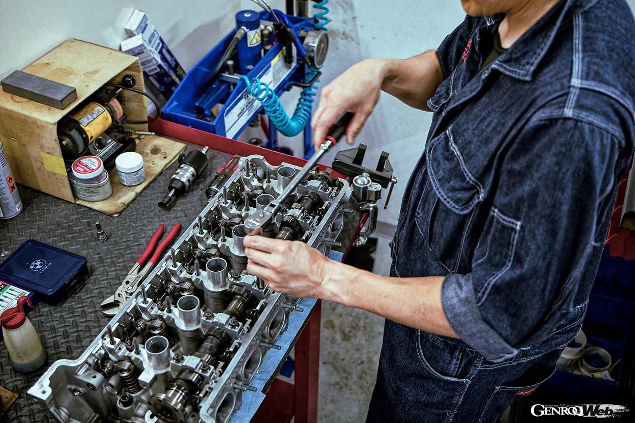 水元氏はすべて独学でエンジンのことを学んだ。あらゆる文献を参考にしつつ、ヤフオクで何十基ものエンジンを買い、バラして組んでを繰り返した。今ではBMW用エンジンのすべての構造を熟知する。