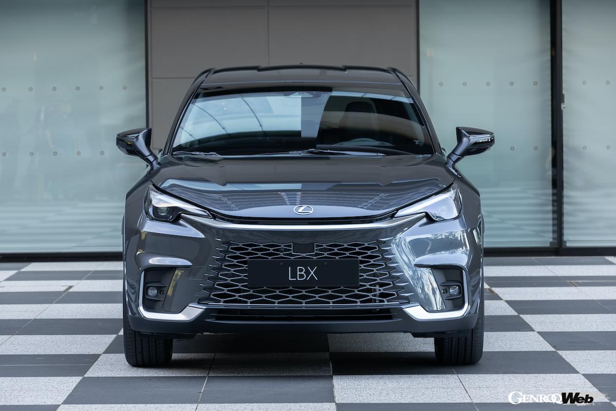 レクサス LBX
