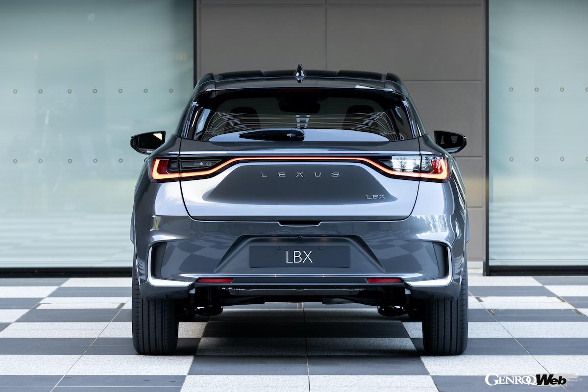 レクサス LBX