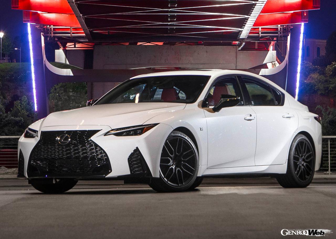 3代目となる現行の「レクサス IS」は2013年に登場した。