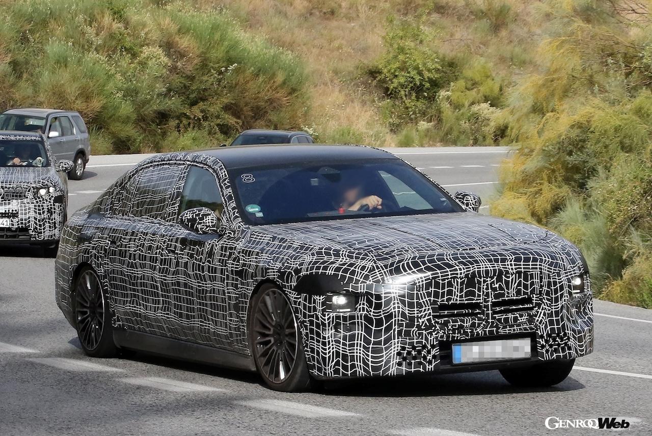 賛否両論あるフロントエンドのデザインにどのような変更が加えられるかが注目の１つ。