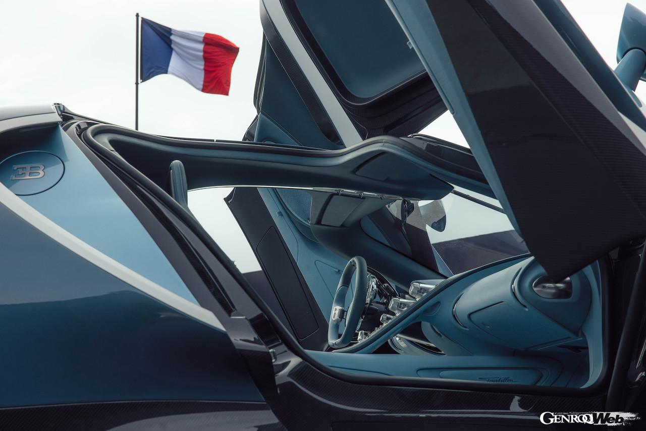 ザ・クエイルにおいて、最新フラッグシップ「トゥールビヨン」が、カーボン製モノコックやシャシーと共に北米初公開を果たした。来訪者はパワーユニットを含めて、その細部までをたっぷりと堪能することになった。