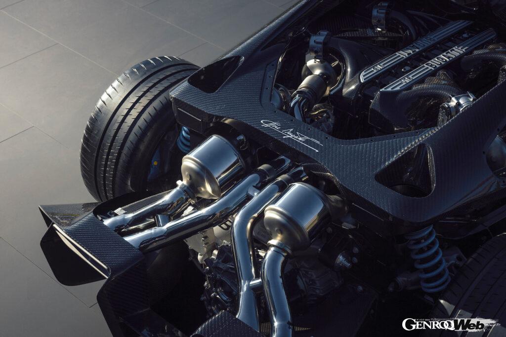 ザ・クエイルにおいて、最新フラッグシップ「トゥールビヨン」が、カーボン製モノコックやシャシーと共に北米初公開を果たした。来訪者はパワーユニットを含めて、その細部までをたっぷりと堪能することになった。