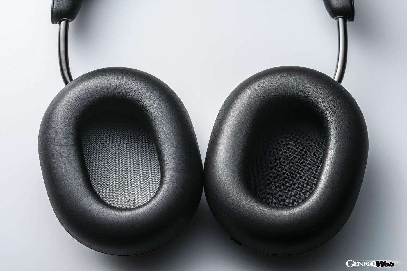 バランスの取れたサウンドプロファイルで歪みのないサウン ドを再生するように設置されたダイナミックドライバーが、 各周波数を完璧に再生してくれる。