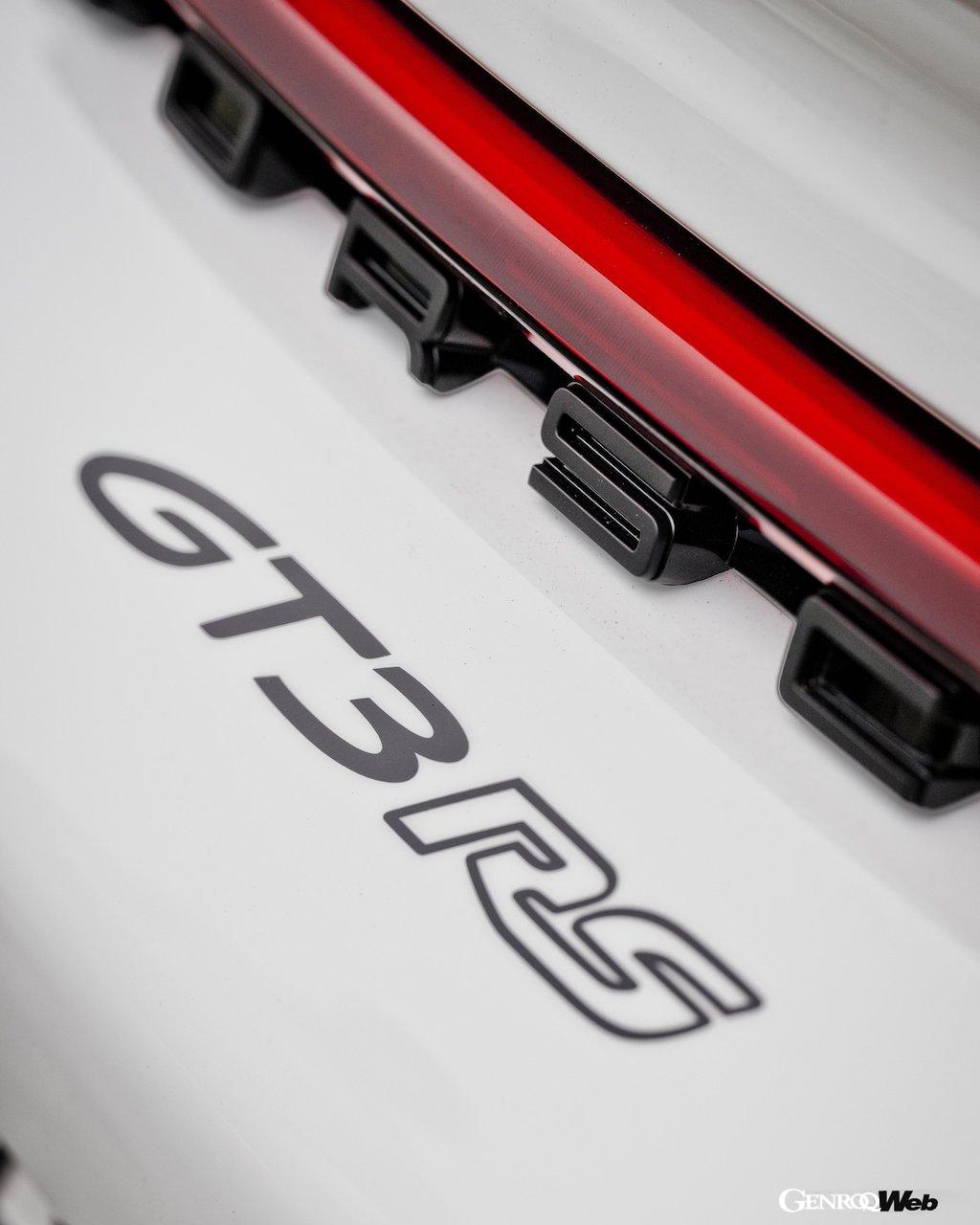 「ポルシェ 911 GT3 RS “ジョー・シフェール”」の専用ディテール。