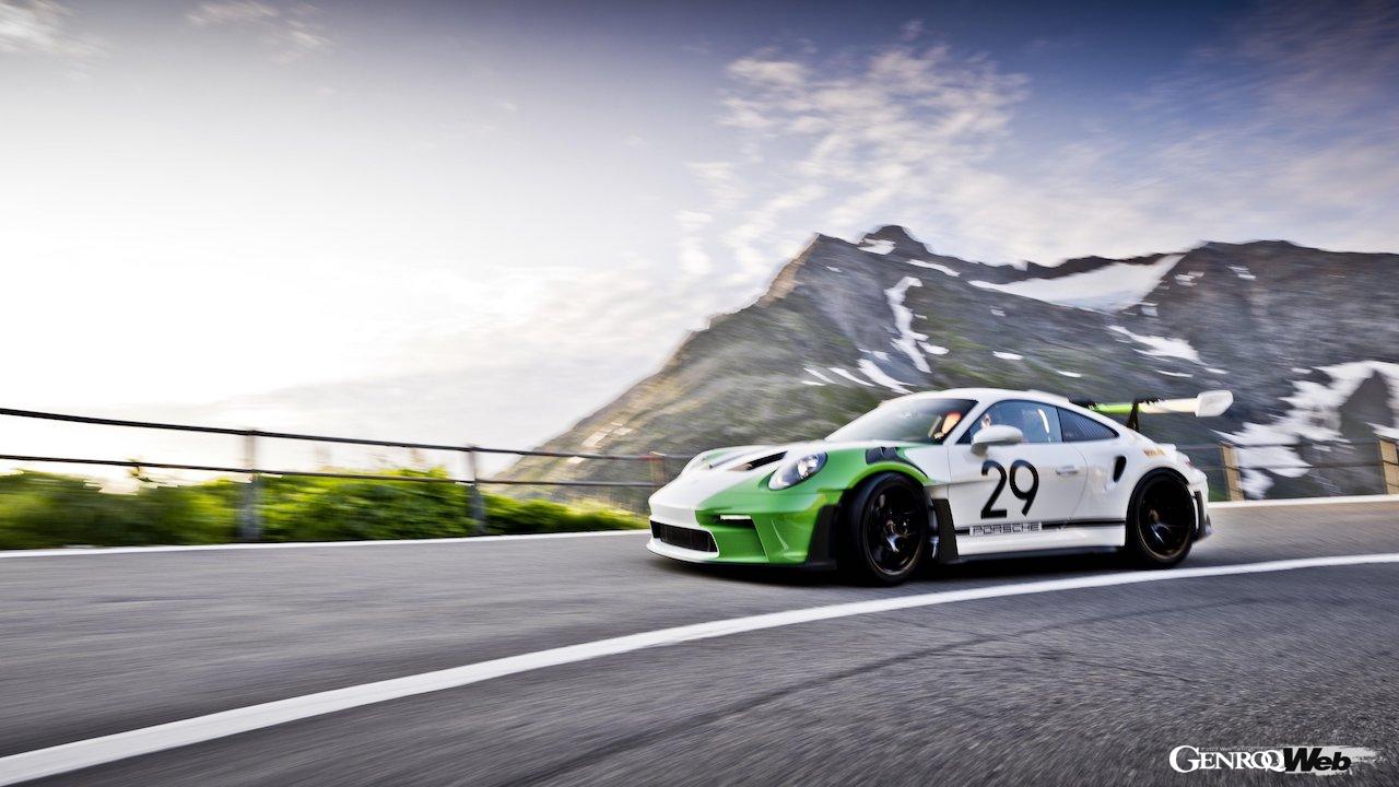 「911 GT3 RS “ジョー・シフェール”」の走行シーン。