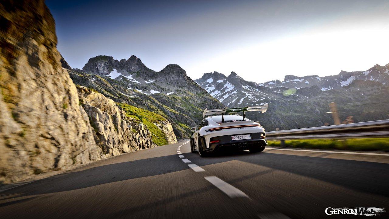 「ポルシェ 911 GT3 RS “ジョー・シフェール”」の走行シーン。