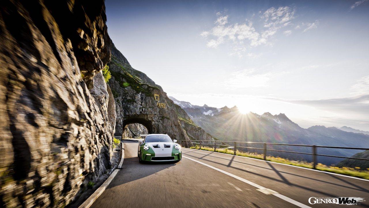 「ポルシェ 911 GT3 RS “ジョー・シフェール”」の走行シーン。