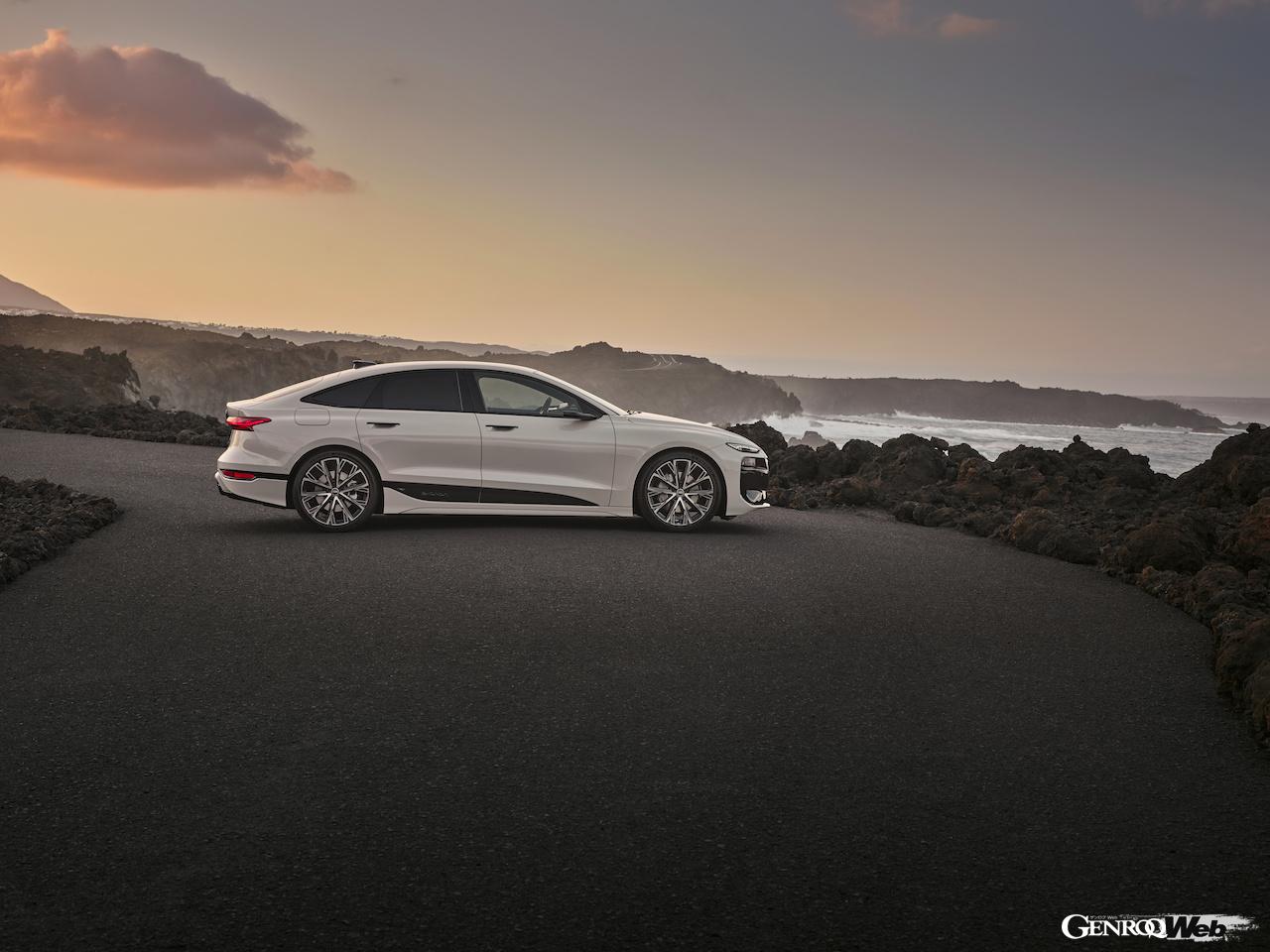 型「アウディ A6 スポーツバック e-tron」のエクステリア。