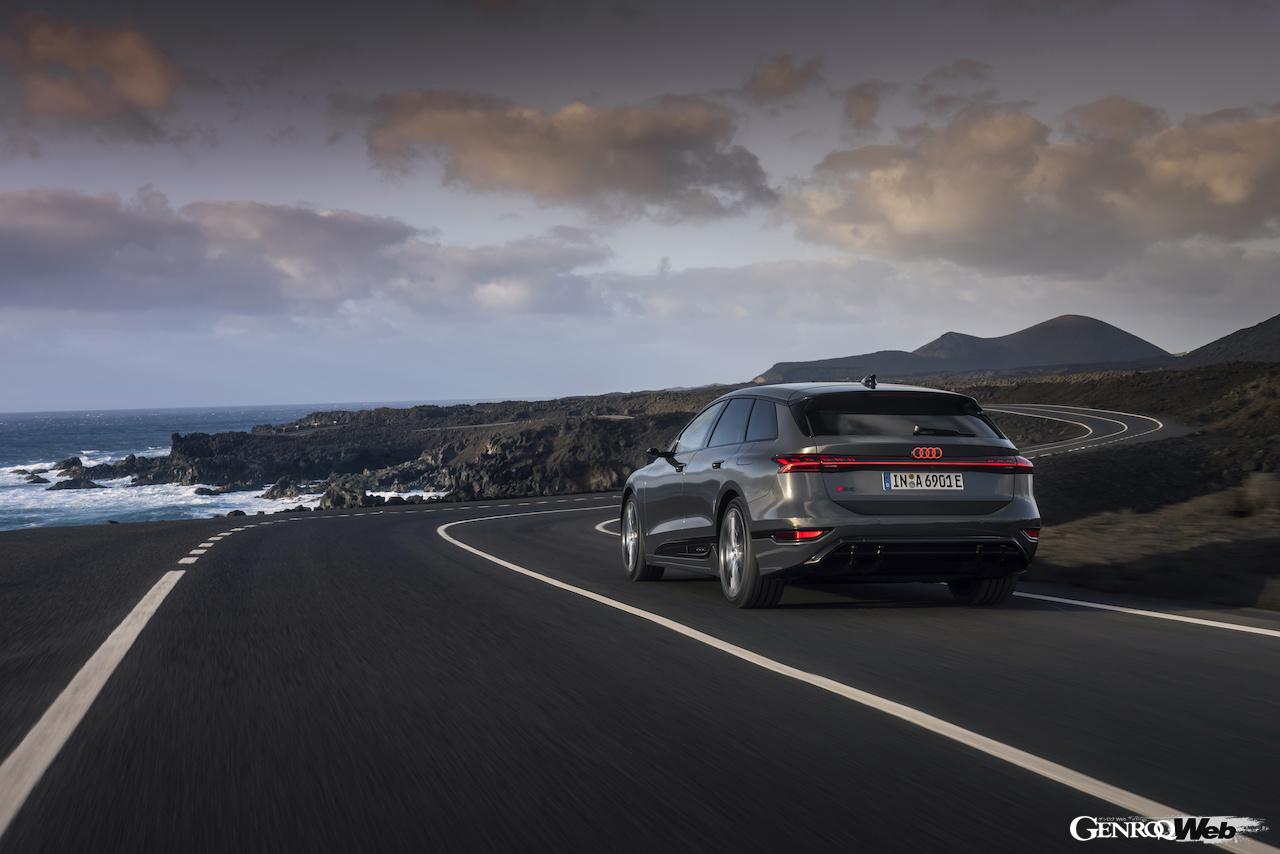 新型「アウディ A6 アバント e-tron」の走行シーン。