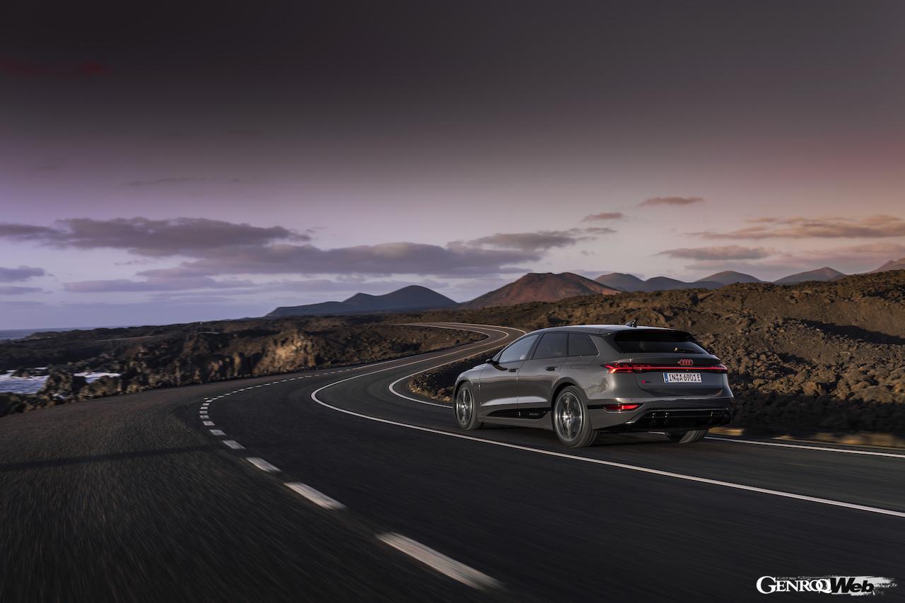 新型「アウディ A6 アバント e-tron」の走行シーン。