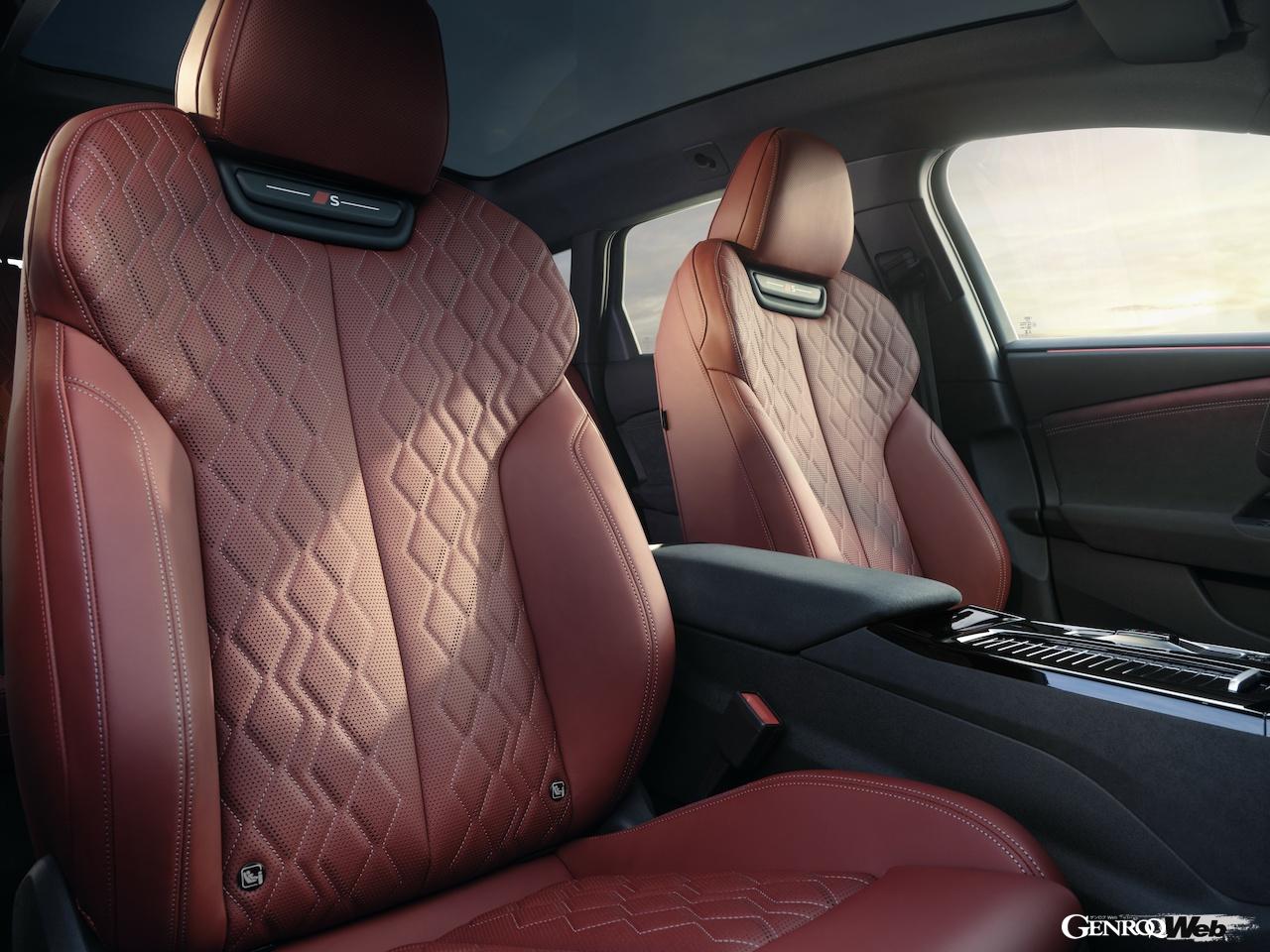 新型「アウディ S6 アバント e-tron」のインテリア。