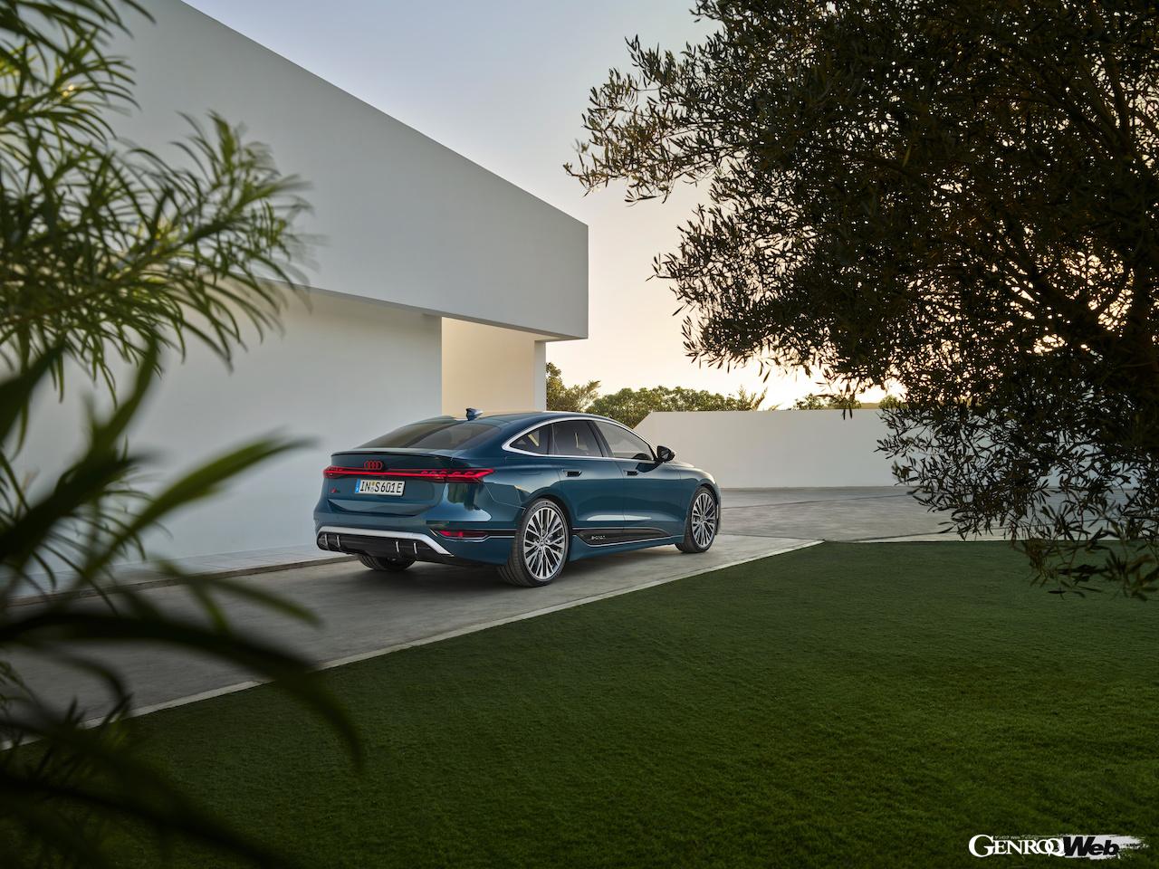 新型「アウディ S6 スポーツバック e-tron」のエクステリア。
