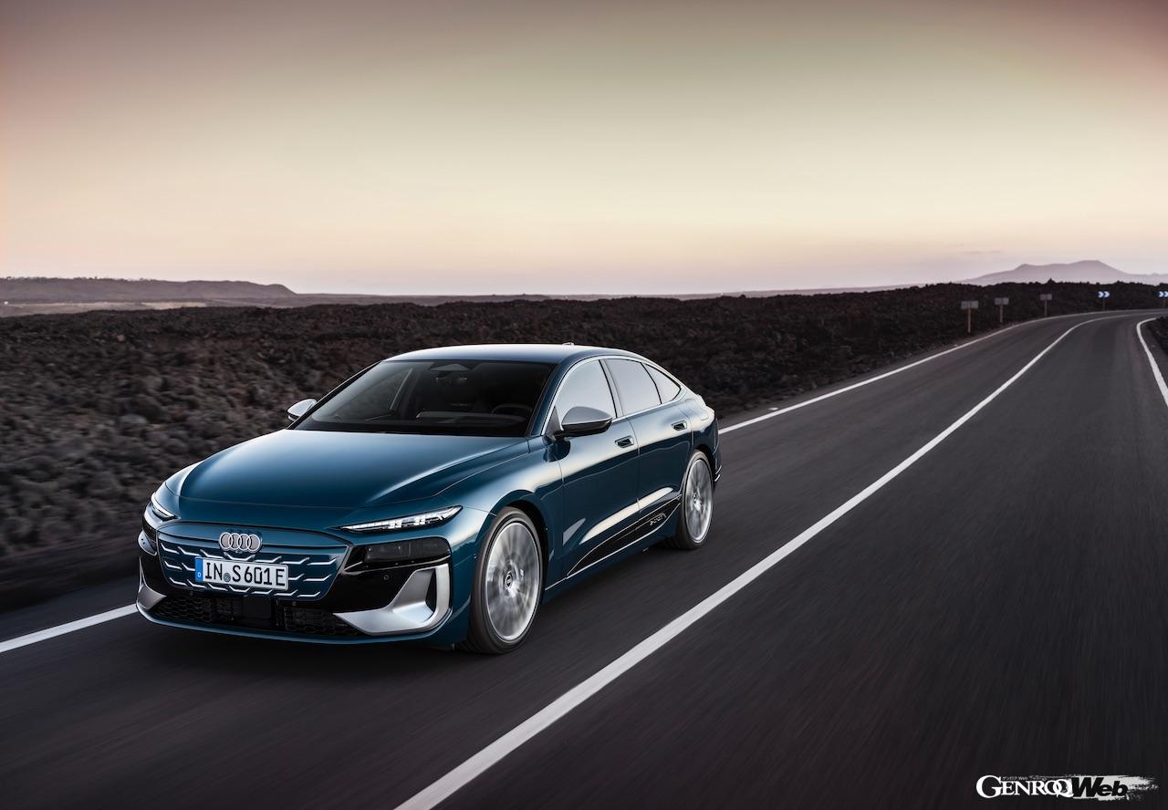新型「アウディ S6 スポーツバック e-tron」の走行シーン。