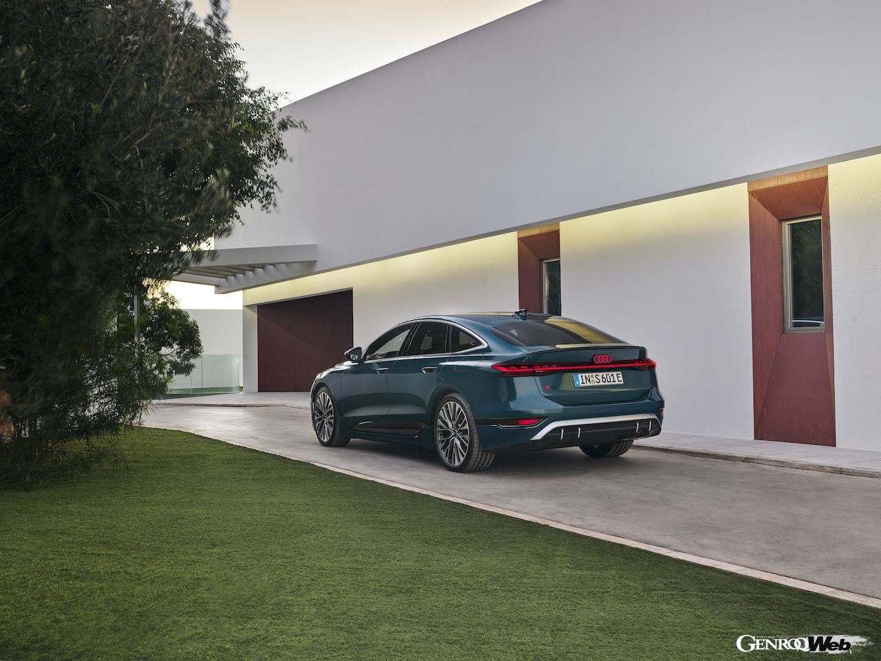 新型「アウディ S6 スポーツバック e-tron」のエクステリア。