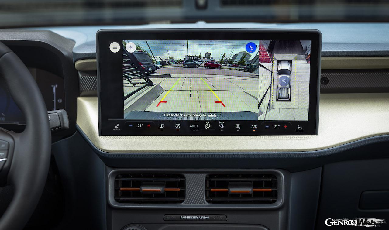 コンパクトピックアップ「フォード マーベリック」の2025年モデルから導入された、13.2インチ・タッチスクリーン。