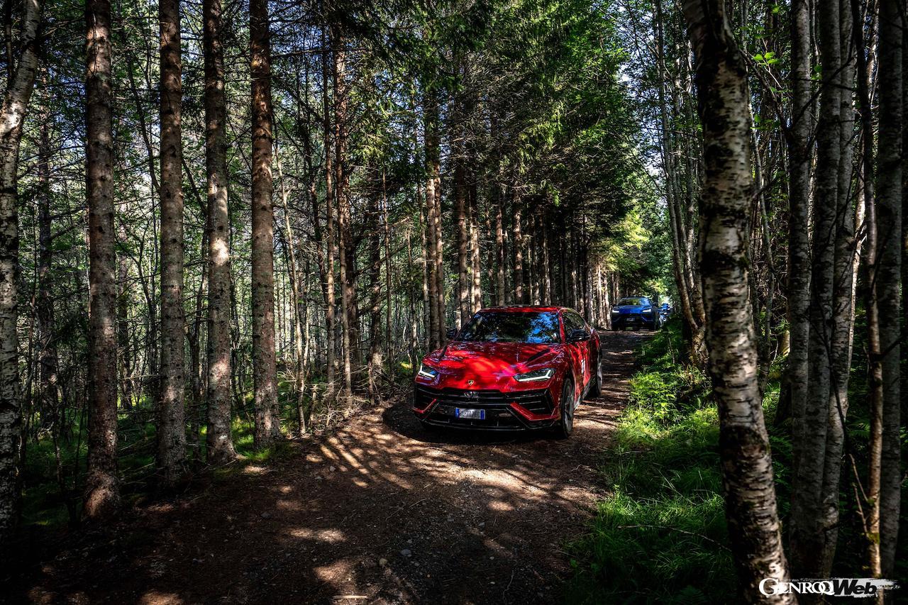 夏のノルウェーを舞台に、参加者は「ランボルギーニ ウルス S」をドライブ。各地で美しい景観や極上の食事をたっぷり堪能した。