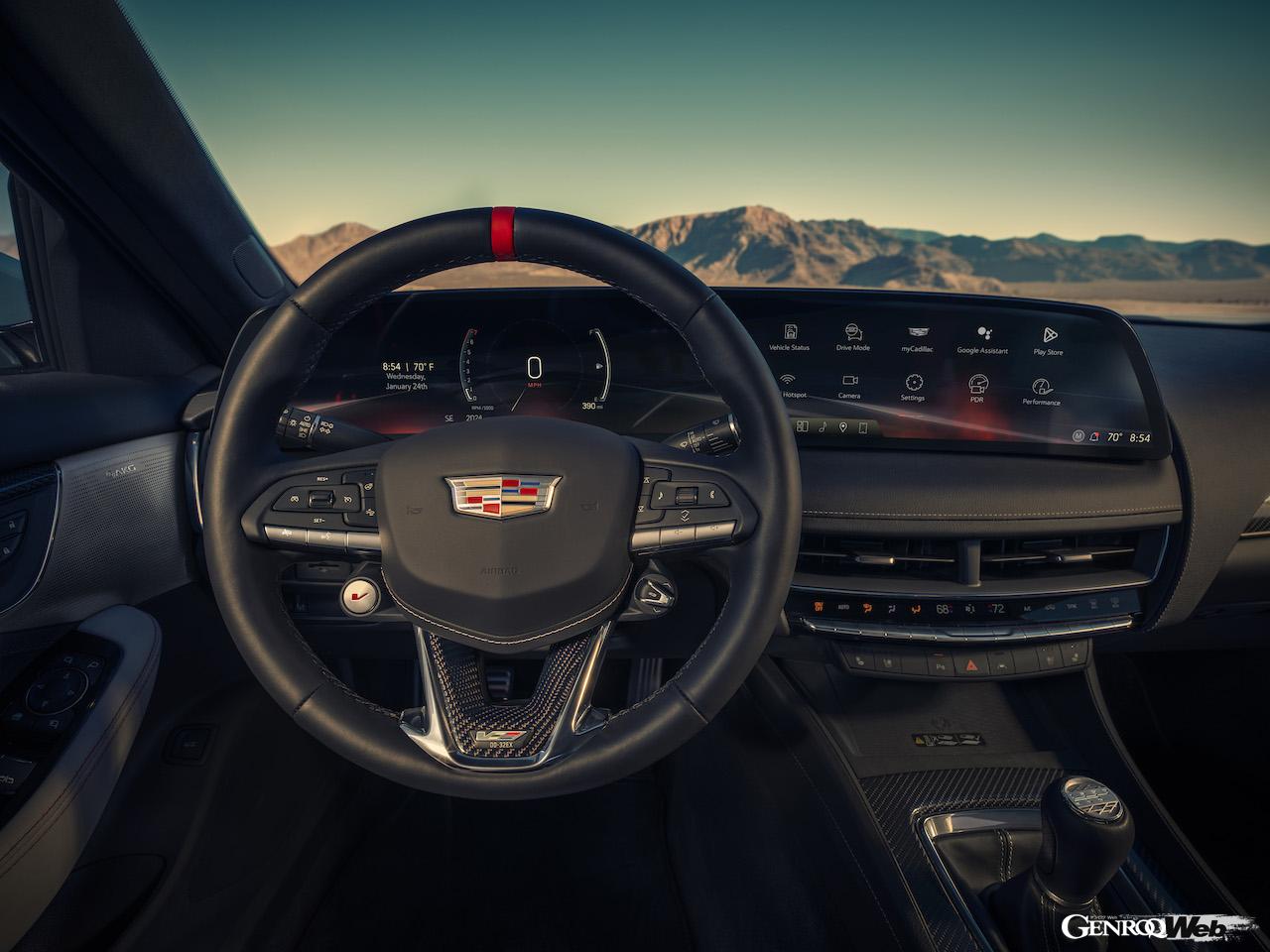 「キャデラック CT5-V ブラックウィング プレシジョン・パッケージ」のコクピット。