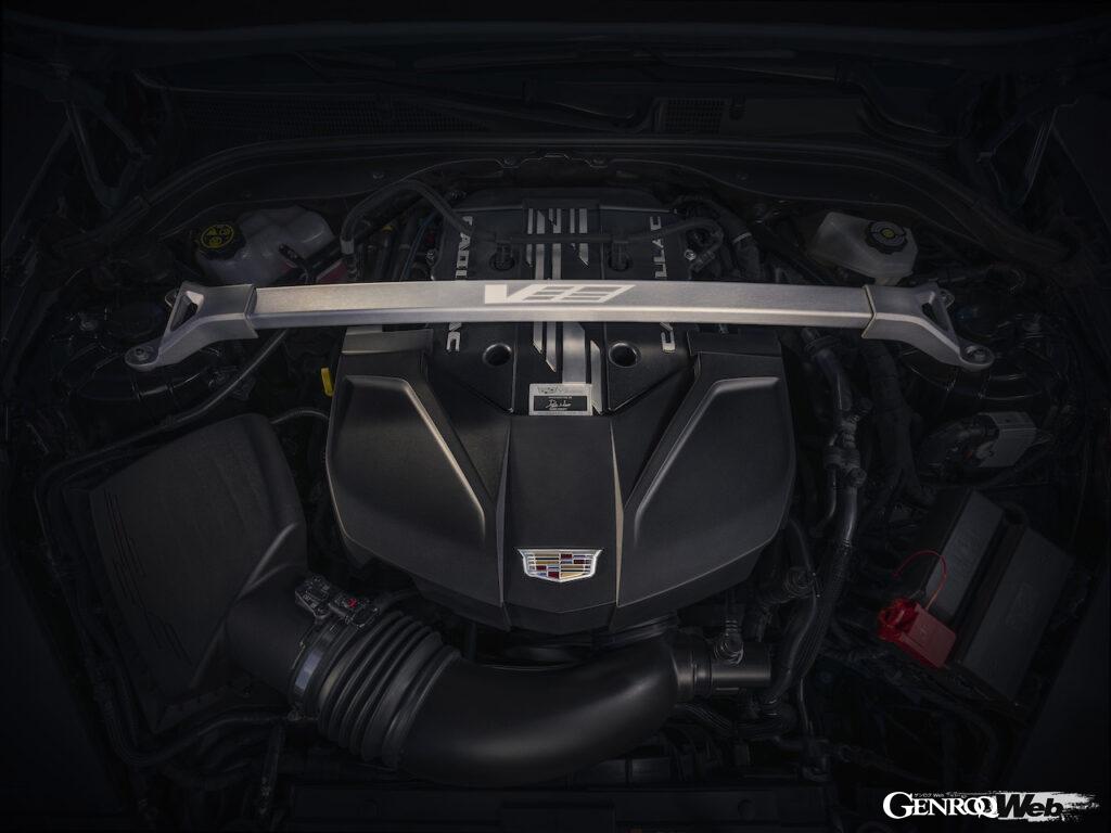 2025年モデルの「CT5-V/CT5-V ブラックウイング」は、最高出力677PSを発揮する6.2リッターV型8気筒スーパーチャージャーガソリンエンジンを搭載する。