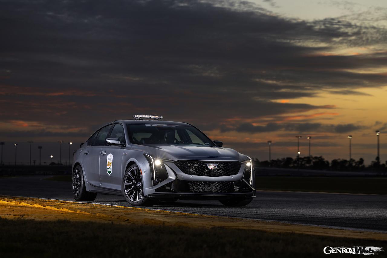 「CT5-V ブラックウイング」は、IMSAウェザーテック・スポーツカー選手権開幕戦「ロレックス・デイトナ24時間レース」でセーフティカーとしてデビューを果たした。