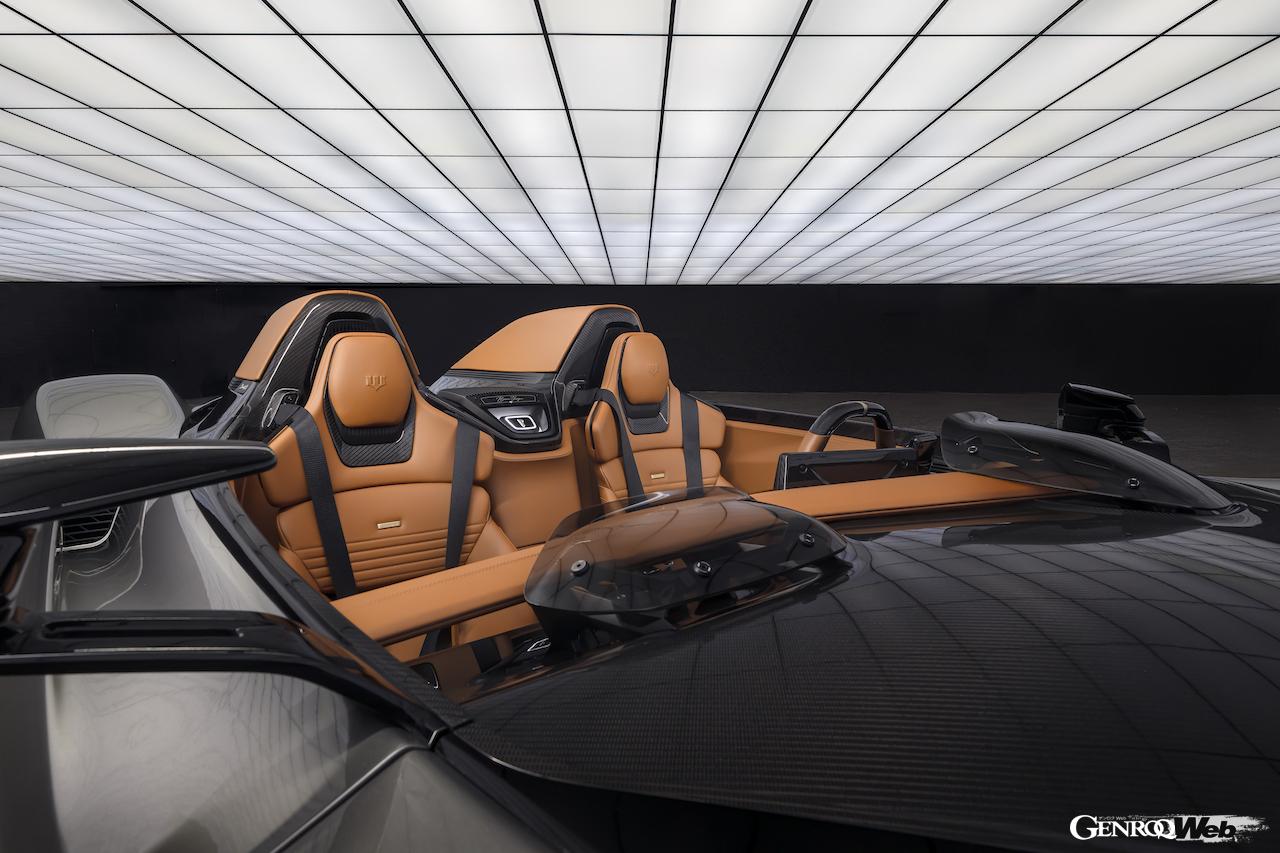 「ピニンファリーナ B95 ゴッサム」のインテリア。