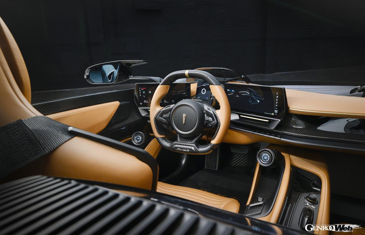 「ピニンファリーナ B95 ゴッサム」のインテリア。