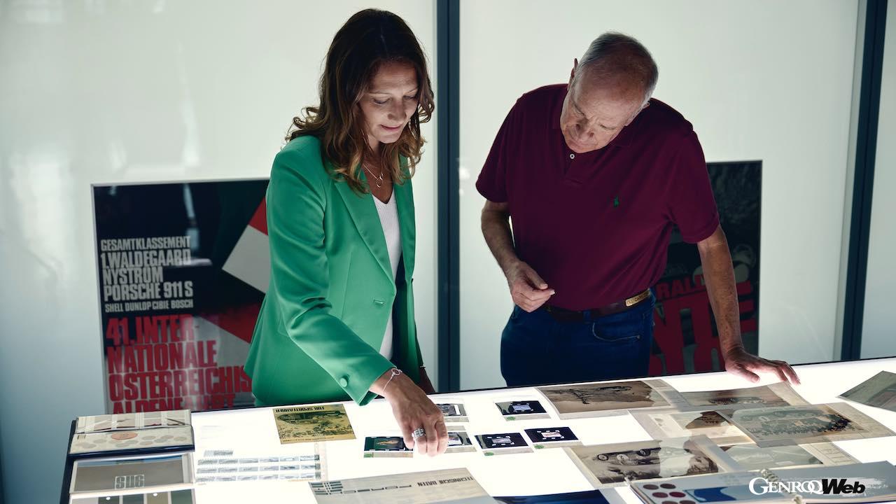 世界的なポルシェ・コレクターのホルヘ・カル二チェロと共に、特別なブルーを制作するダニエラ・ミロシェヴィッチ。