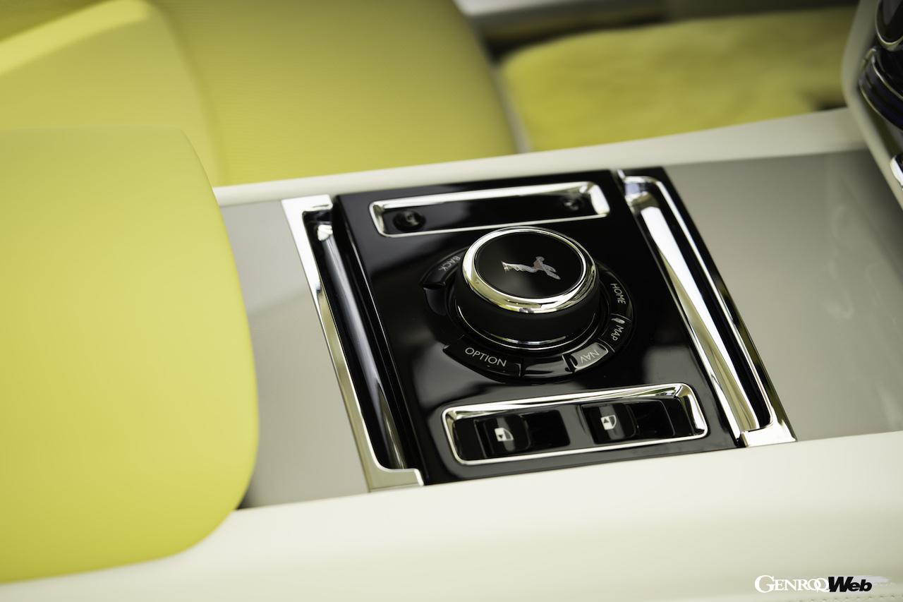 ワンオフもモデル「ロールス・ロイス スペクター セマフォ」のインテリア。