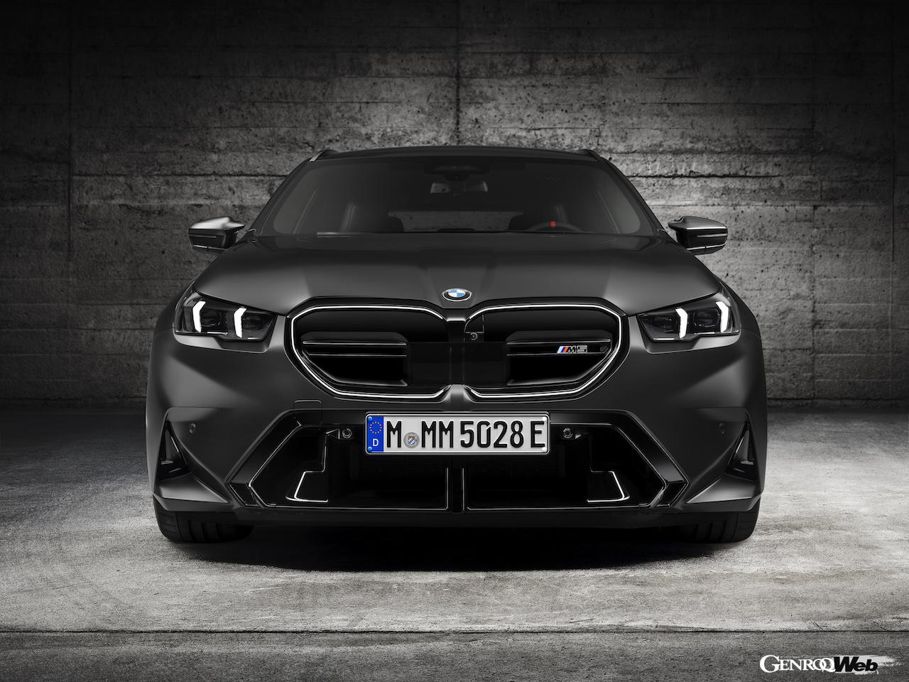 新型「BMW M5 ツーリング」のエクステリア。