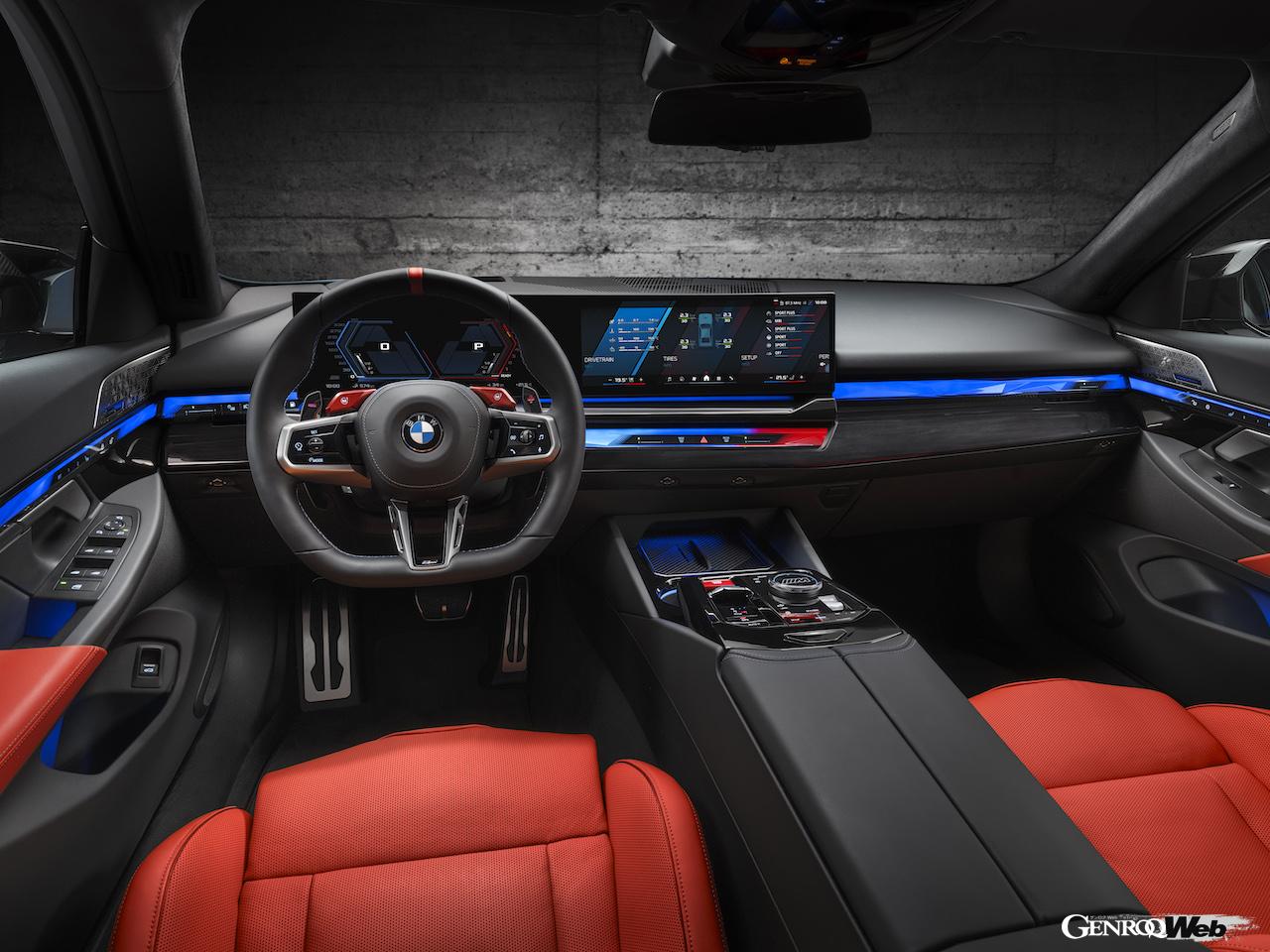 新型「BMW M5 ツーリング」のインテリア。