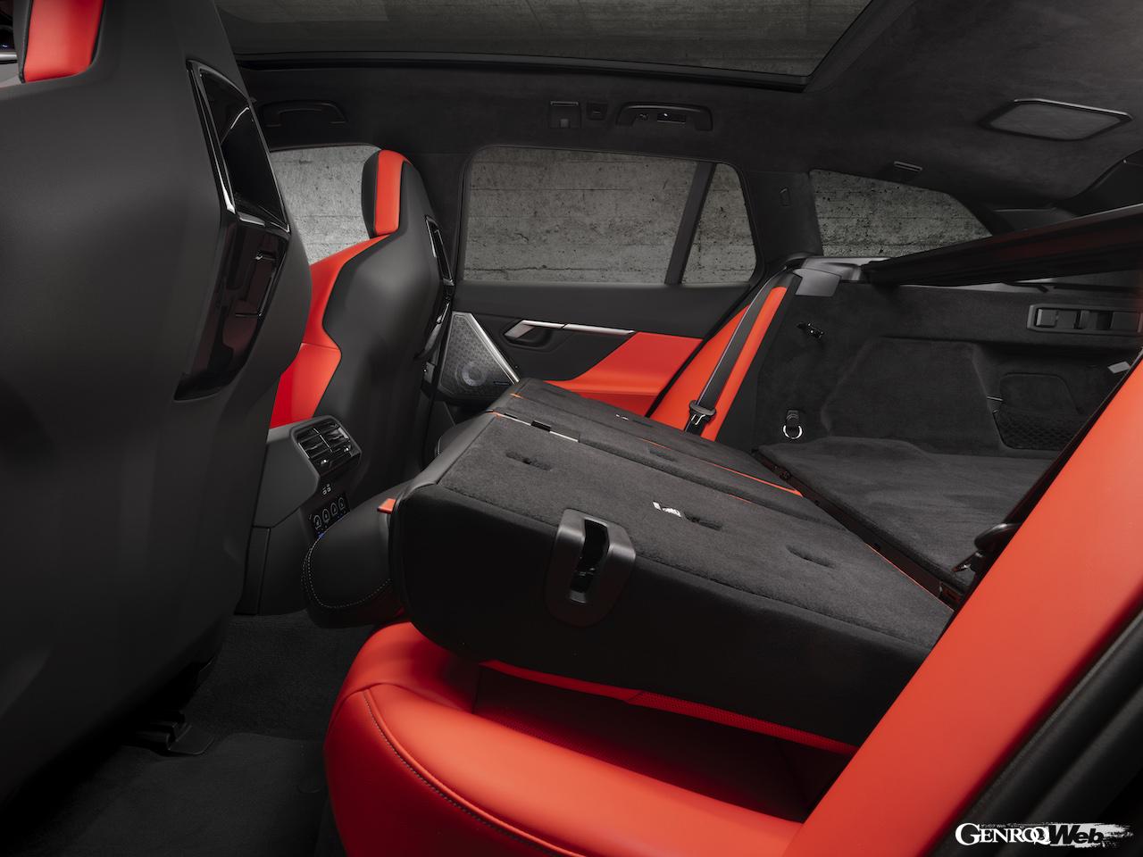 新型「BMW M5 ツーリング」のインテリア。