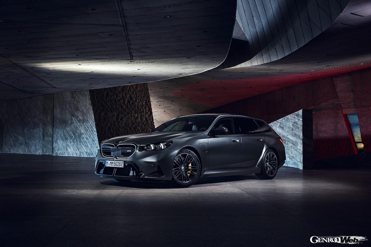 新型「BMW M5 ツーリング」のエクステリア。