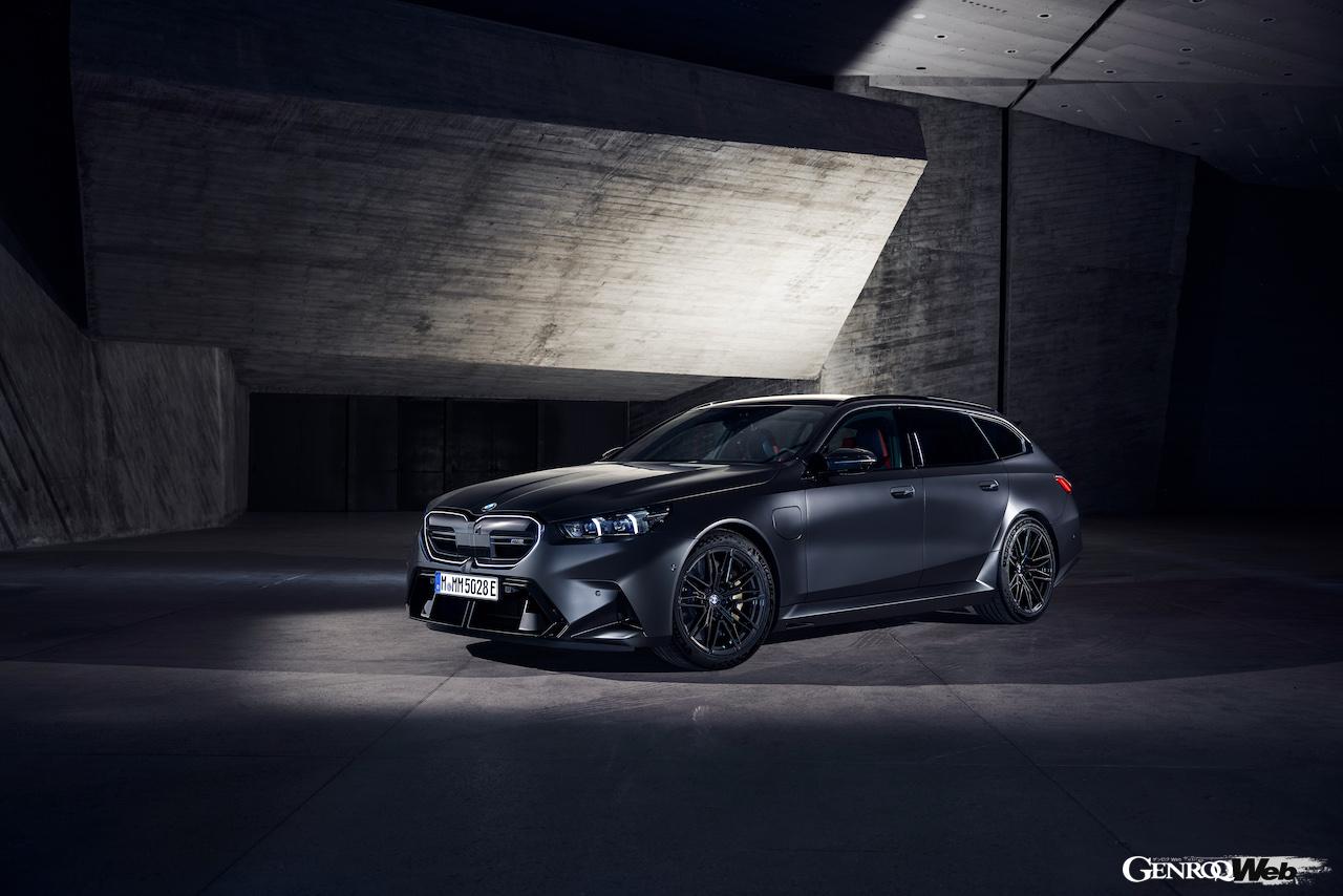新型「BMW M5 ツーリング」のエクステリア。
