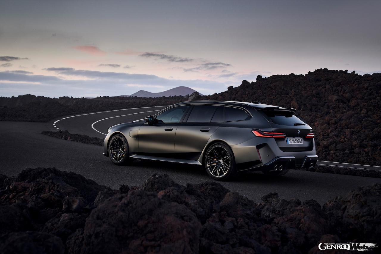新型「BMW M5 ツーリング」のエクステリア。