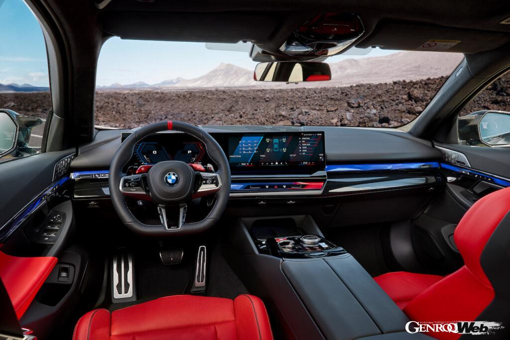 新型「BMW M5 ツーリング」のインテリア。