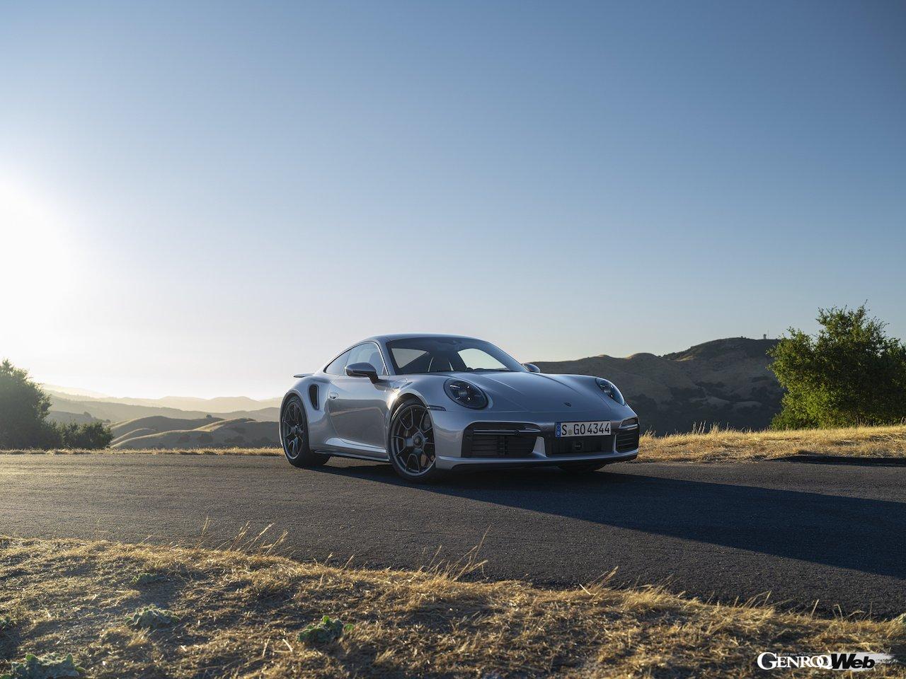 世界限定1974台が製造される、「ポルシェ911 ターボ 50イヤーズ」のエクステリア。