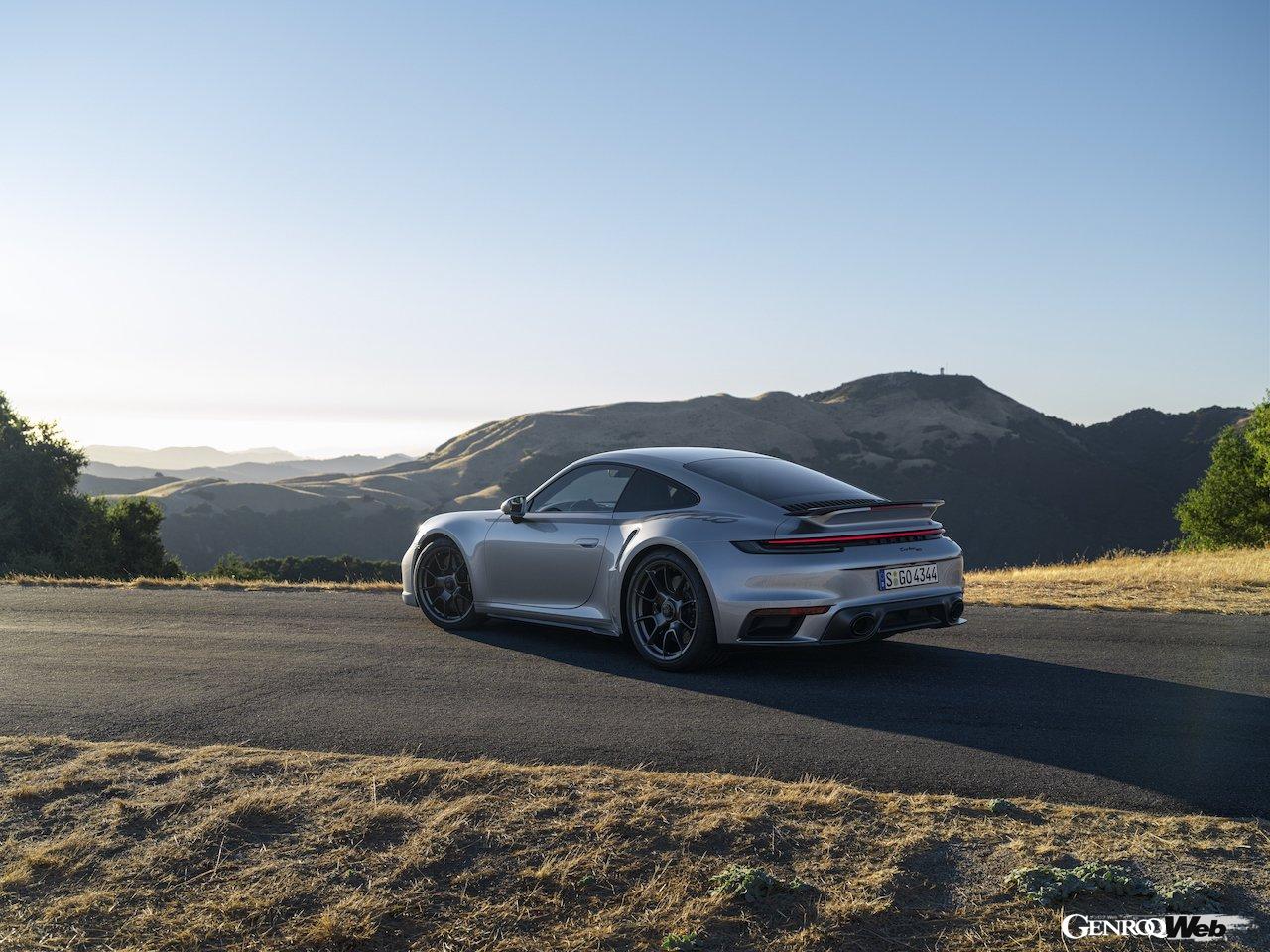 世界限定1974台が製造される、「ポルシェ911 ターボ 50イヤーズ」のエクステリア。